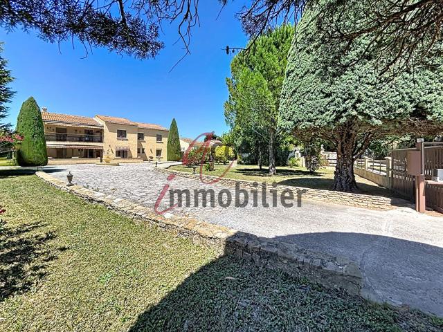 Maison 6 pièces 280 m²
