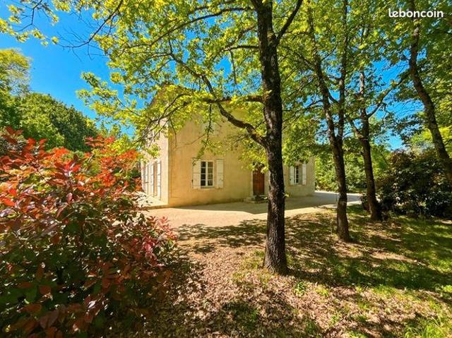 Maison 6 pièces 280 m²