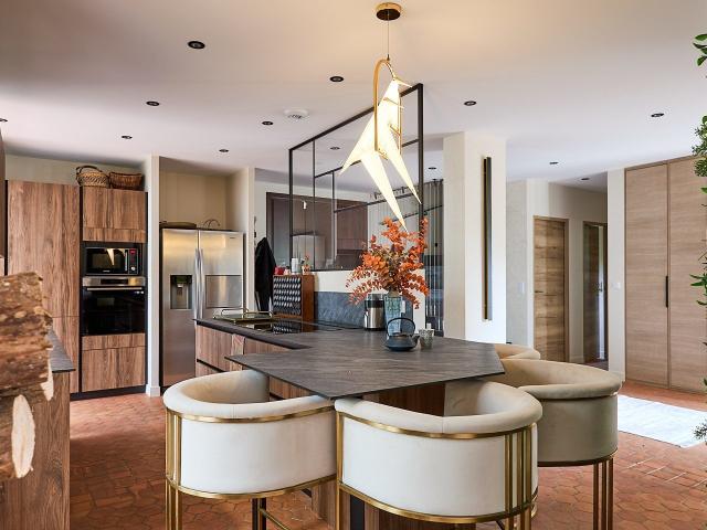 Maison 6 pièces 280 m²