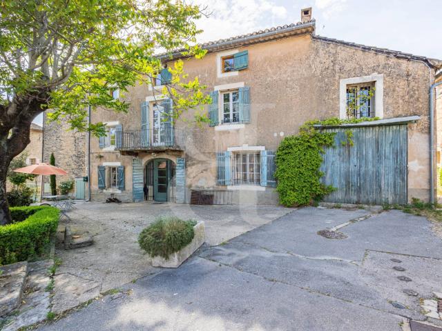 Maison 6 pièces 280 m²