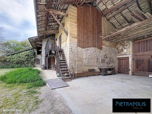 Maison 6 pièces 280 m²