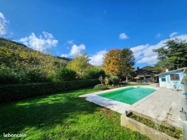 Maison 6 pièces 280 m²