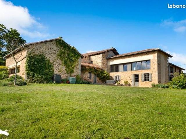 Maison 6 pièces 281 m²