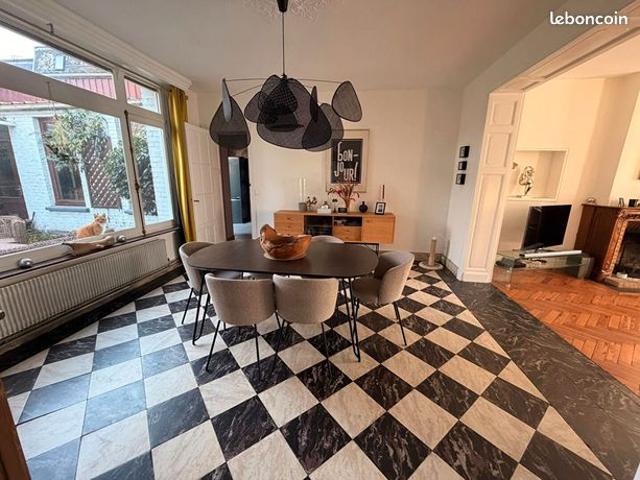 Maison 6 pièces 282 m²