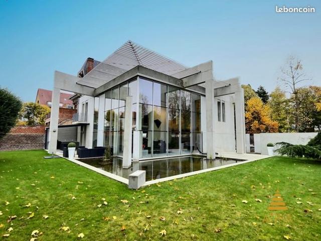 Maison 6 pièces 295 m²