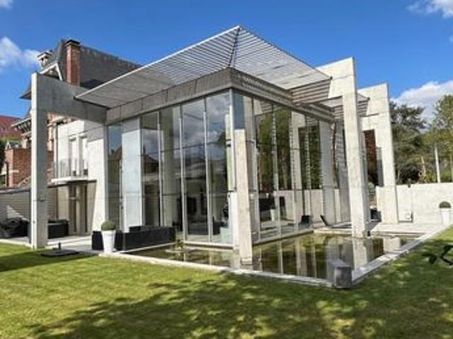 Maison 6 pièces 295 m²