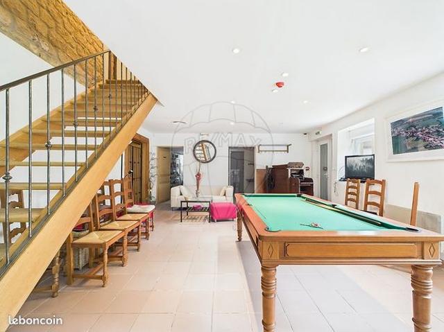 Maison 6 pièces 295 m²