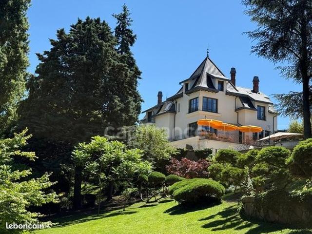 Maison 6 pièces 290 m²