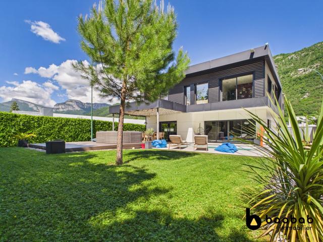Maison 6 pièces 290 m²