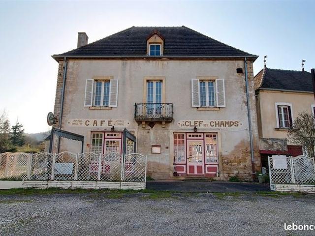Maison 6 pièces 290 m²