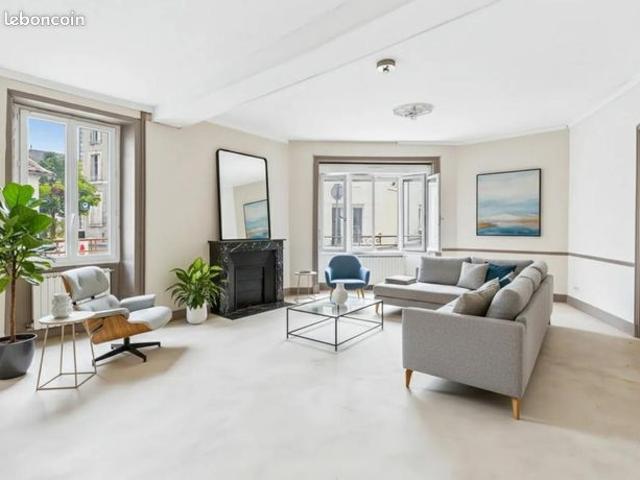 Maison 6 pièces 291 m²