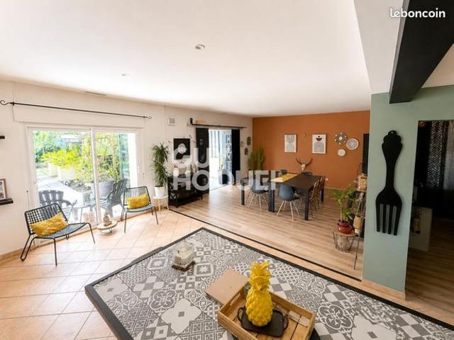 Maison 6 pièces 292 m²