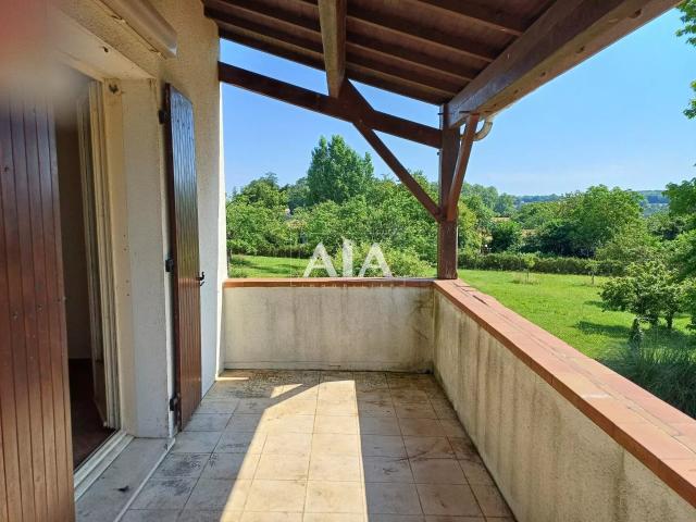 Maison 6 pièces 2 180 m²