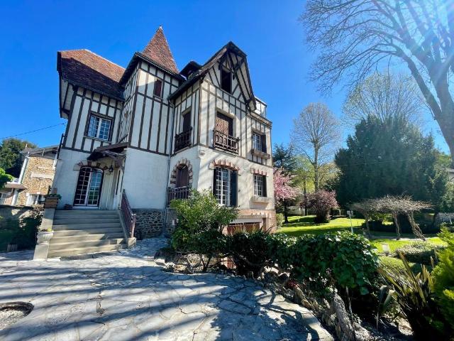 Maison 6 pièces 304 m²