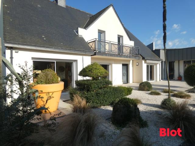 Maison 6 pièces 306 m²