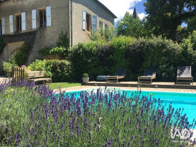 Maison 6 pièces 306 m²