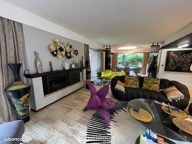 Maison 6 pièces 308 m²