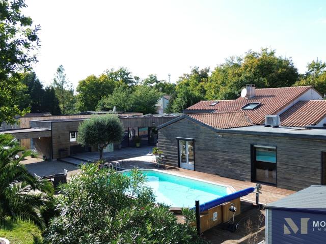 Maison 6 pièces 309 m²