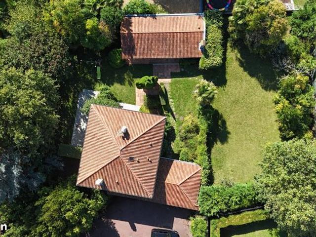 Maison 6 pièces 300 m²