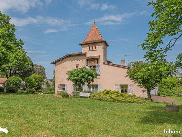 Maison 6 pièces 300 m²