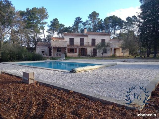 Maison 6 pièces 300 m²