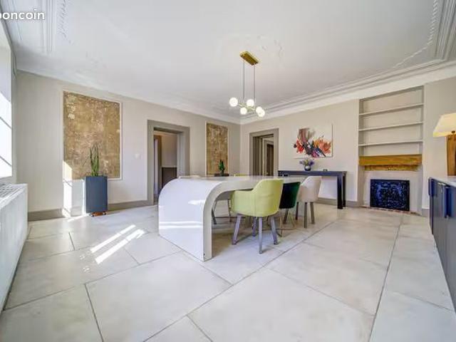 Maison 6 pièces 300 m²