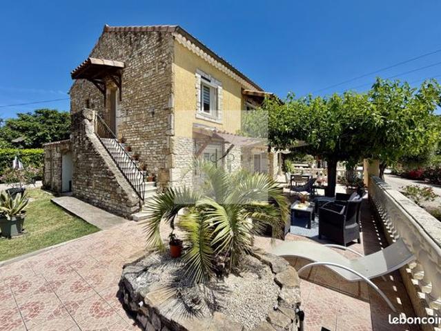 Maison 6 pièces 300 m²
