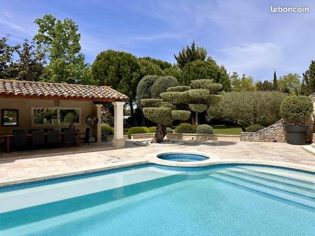 Maison 6 pièces 300 m²