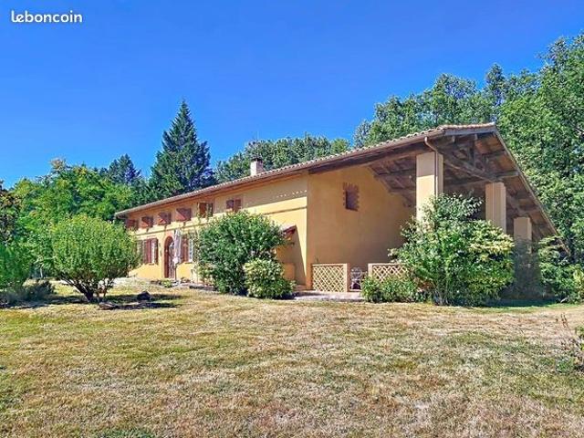Maison 6 pièces 300 m²