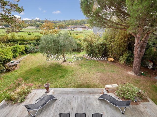 Maison 6 pièces 300 m²
