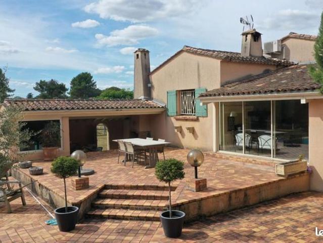 Maison 6 pièces 300 m²