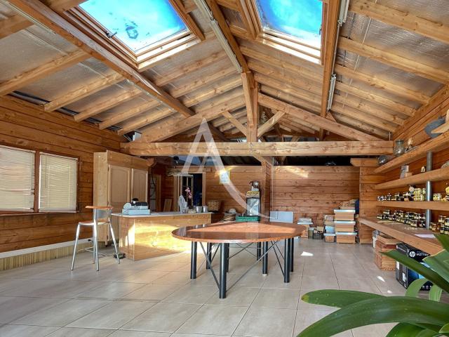 Maison 6 pièces 300 m²