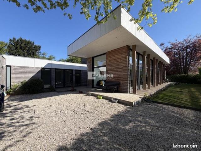 Maison 6 pièces 300 m²
