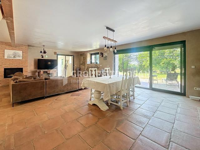 Maison 6 pièces 300 m²