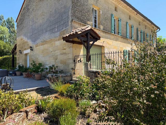 Maison 6 pièces 300 m²