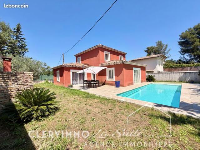Maison 6 pièces 300 m²