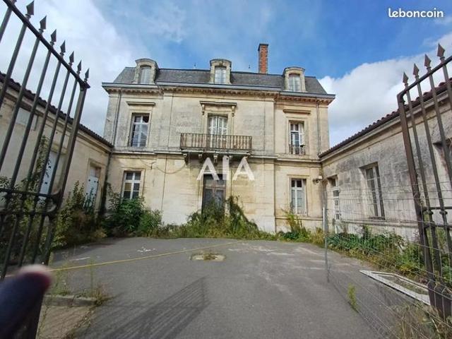 Maison 6 pièces 300 m²
