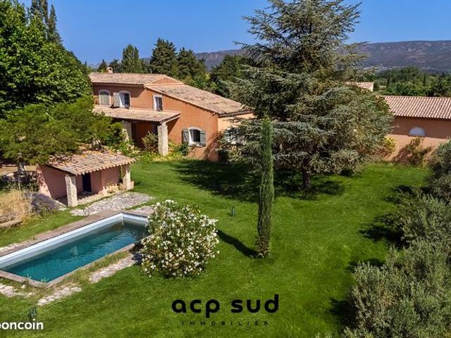 Maison 6 pièces 300 m²