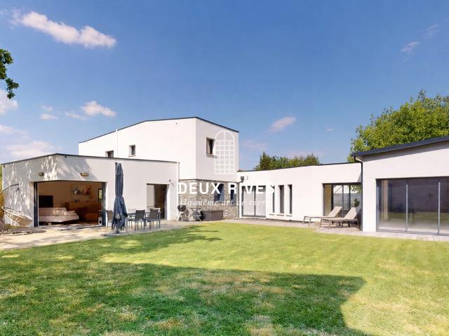 Maison 6 pièces 300 m²