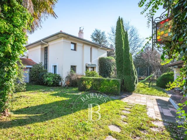 Maison 6 pièces 300 m²
