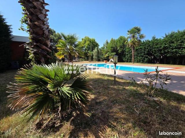 Maison 6 pièces 300 m²