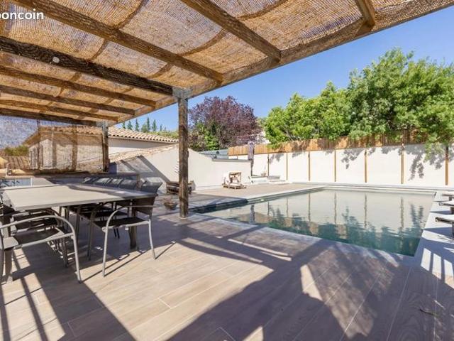 Maison 6 pièces 300 m²