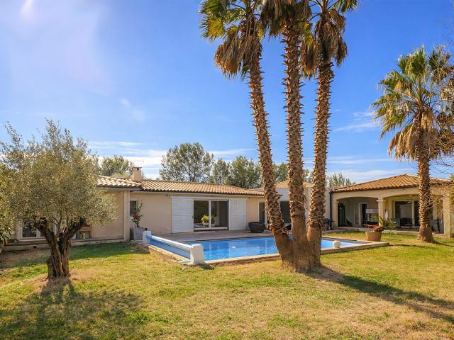 Maison 6 pièces 301 m²