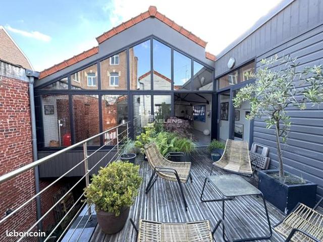 Maison 6 pièces 301 m²