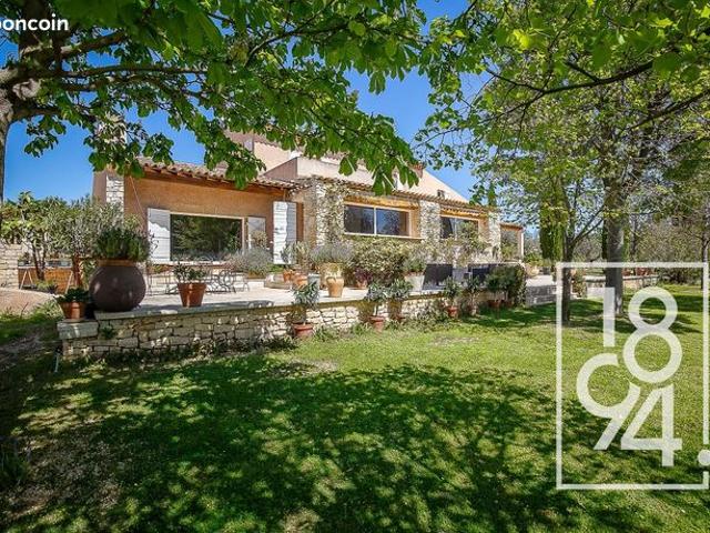 Maison 6 pièces 301 m²