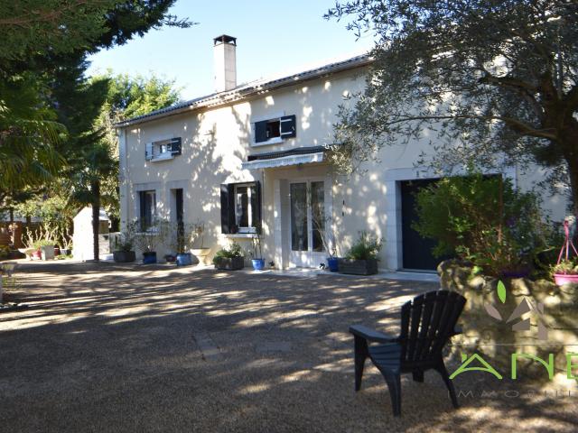 Maison 6 pièces 314 m²
