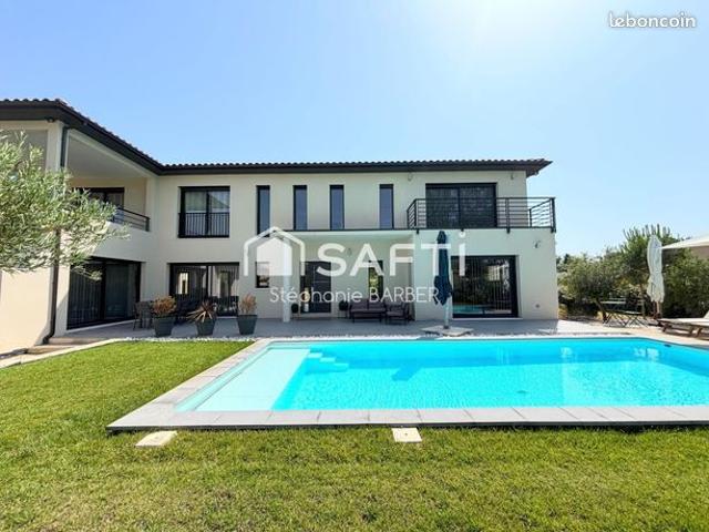 Maison 6 pièces 314 m²