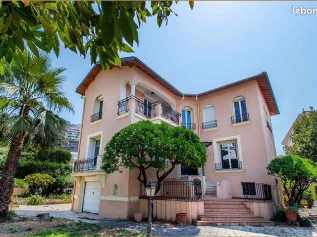 Maison 6 pièces 315 m²