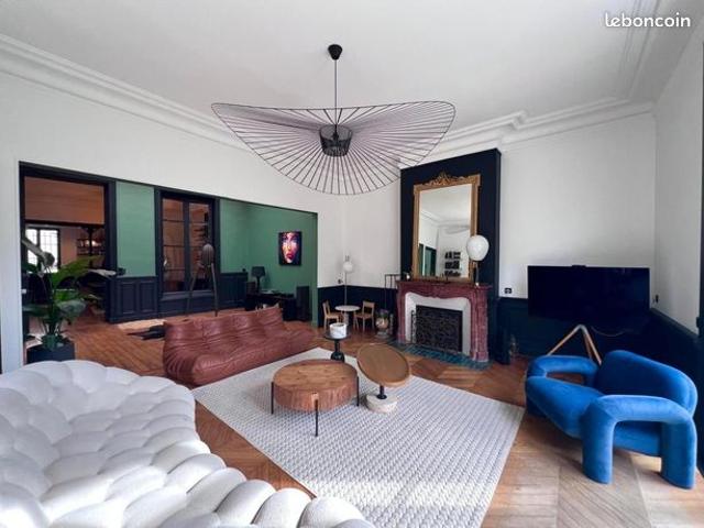 Maison 6 pièces 310 m²