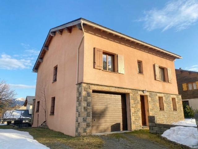 Maison 6 pièces 310 m²